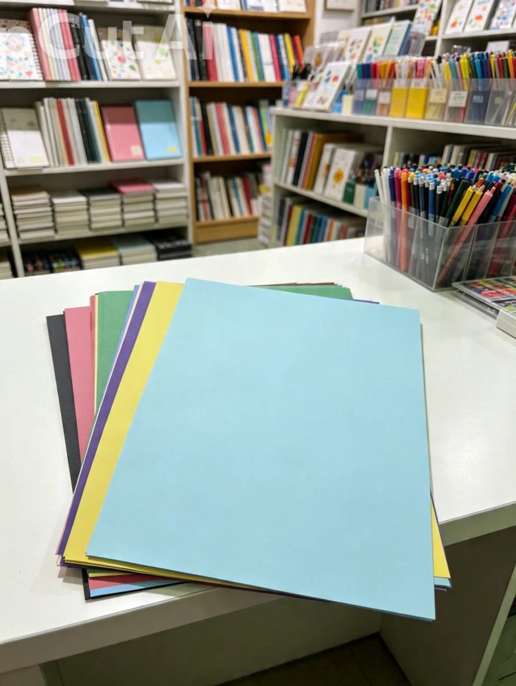 Paquete de 50 hojas de colores c/u